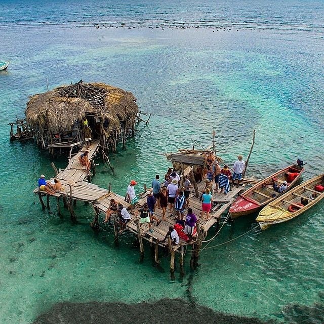 Floyd’s Pelican Bar